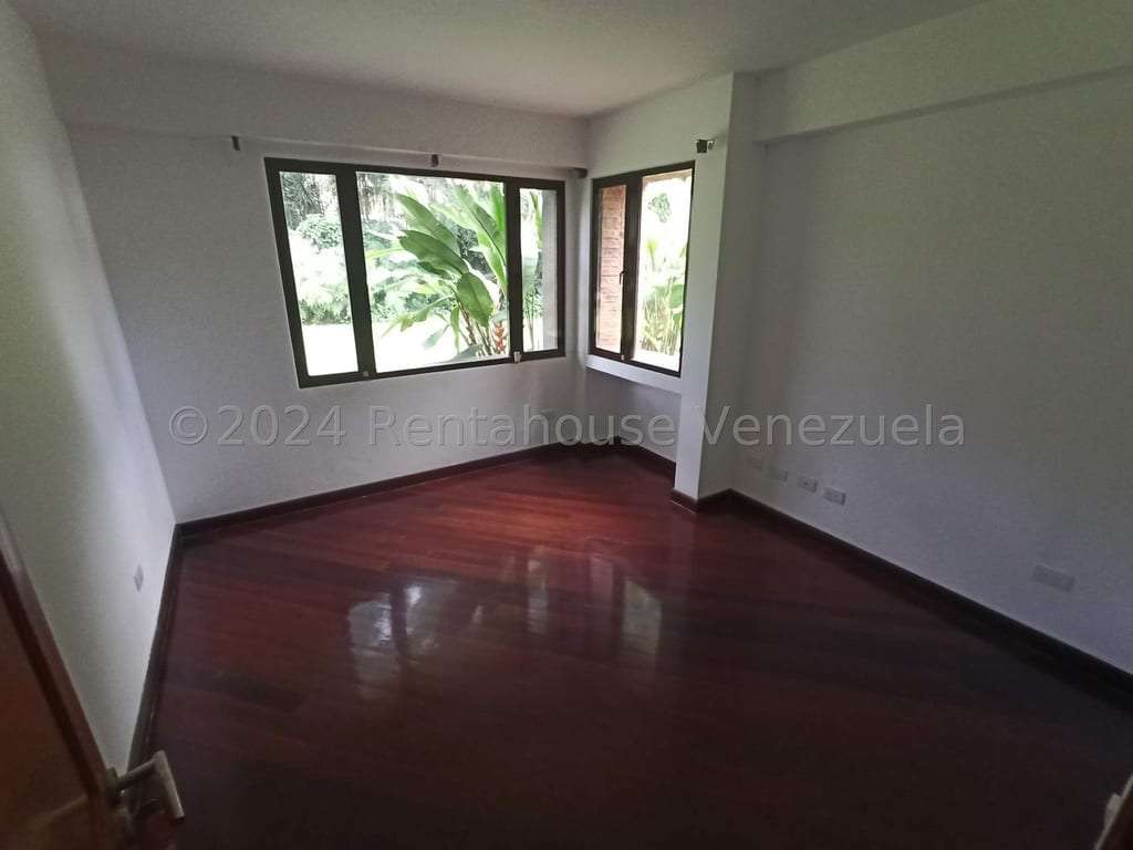 Casa en La Lagunita Country Club, Caracas