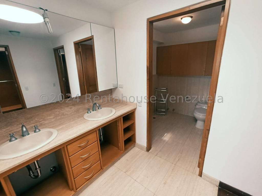 Casa en La Lagunita Country Club, Caracas