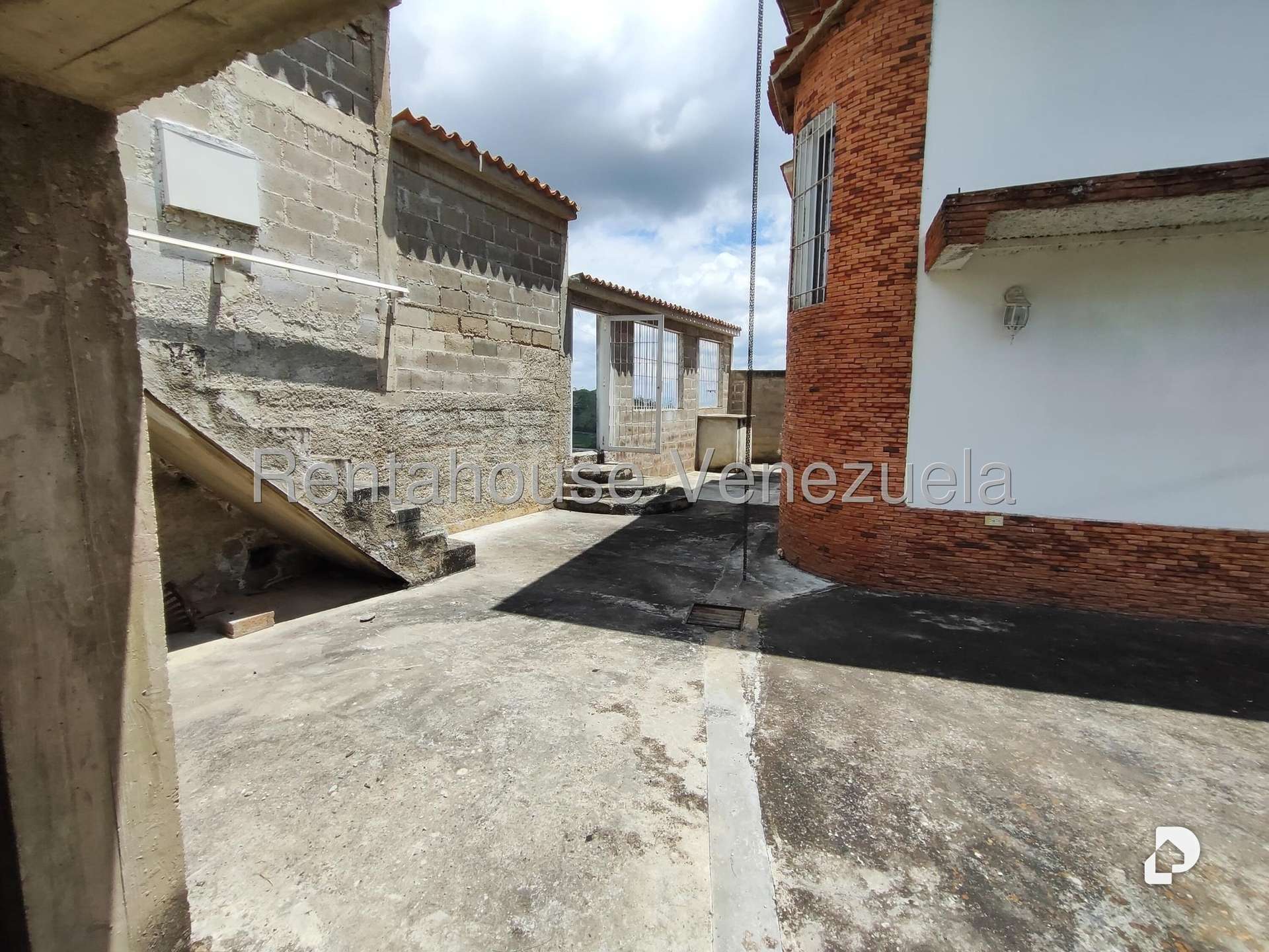 Casa en San Antonio de Los Altos – 8