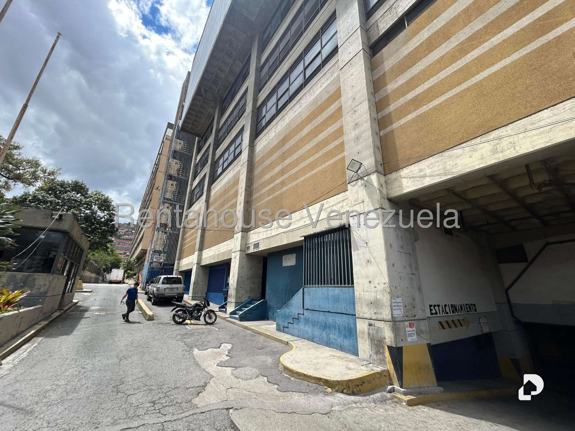 Warehouse in San Martín, Caracas – 4