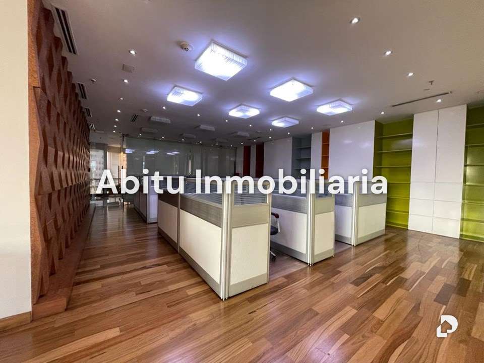 Oficina en La Castellana, Caracas – 11