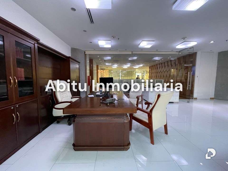 Oficina en La Castellana, Caracas – 8