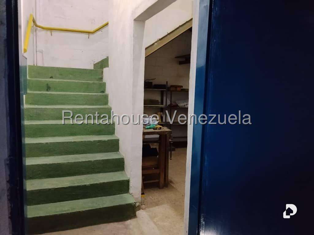 Local comercial en Prado de María, Caracas – 13