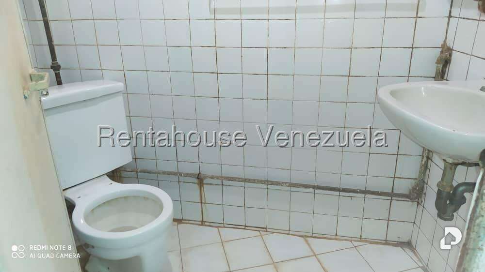 Local comercial en Prado de María, Caracas – 12