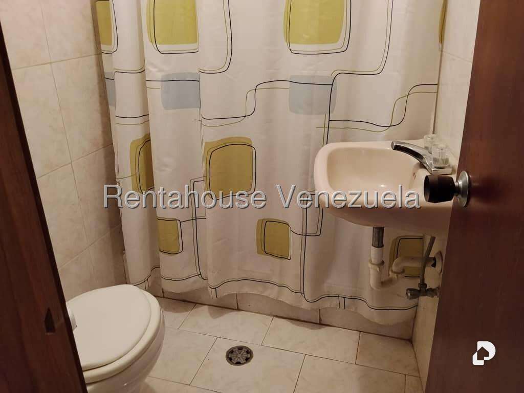 Local comercial en Prado de María, Caracas – 24