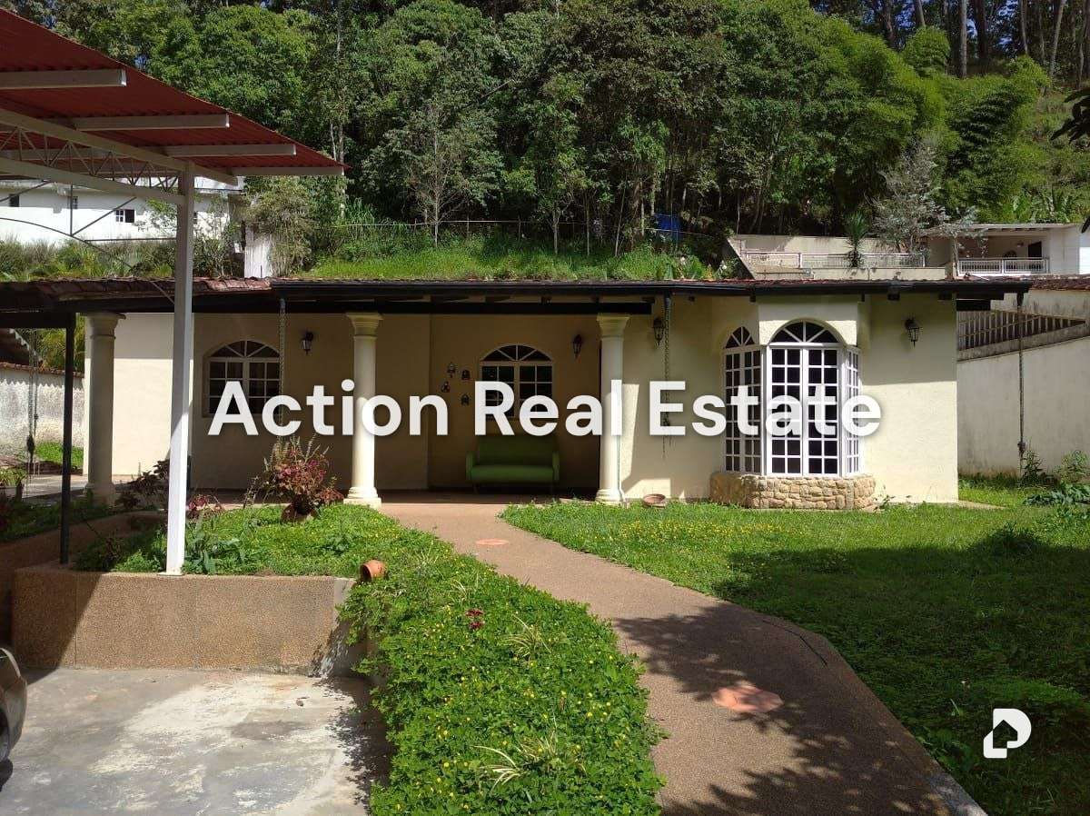 Casa en El Picacho, Altos Mirandinos – 2