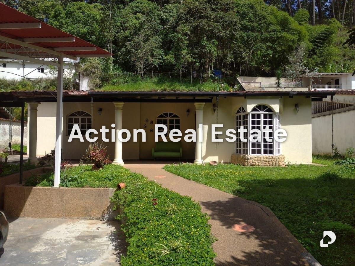 Casa en El Picacho, Altos Mirandinos – 2