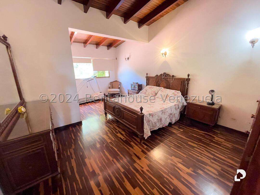Casa en Alto Prado, Caracas – 30