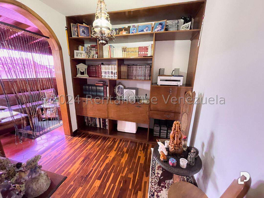 Casa en Alto Prado, Caracas – 19