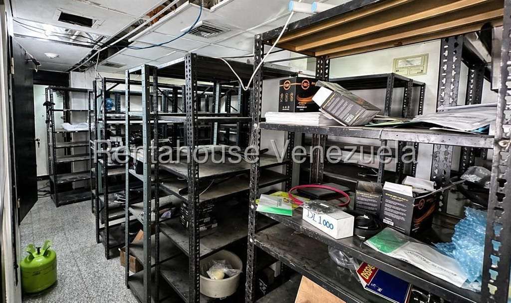 Local comercial en Cumbres de Curumo, Caracas