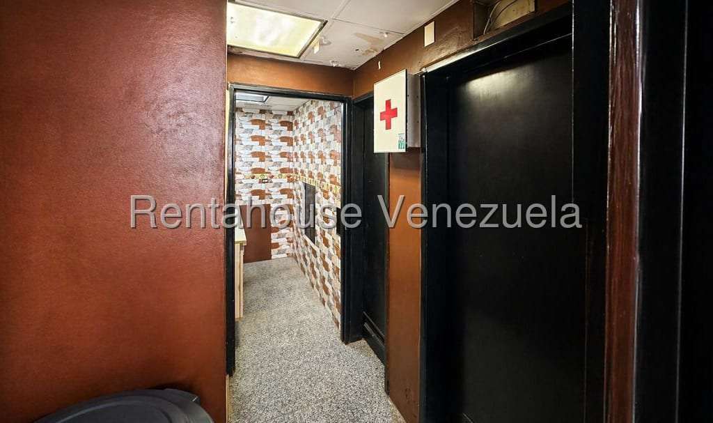 Local comercial en Cumbres de Curumo, Caracas