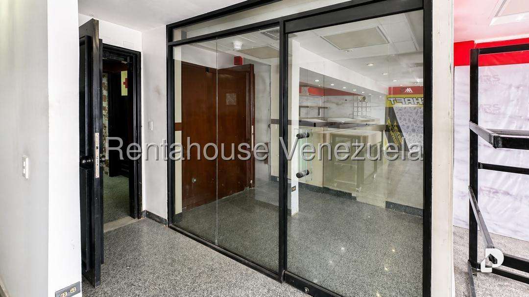 Local comercial en Cumbres de Curumo, Caracas – 5