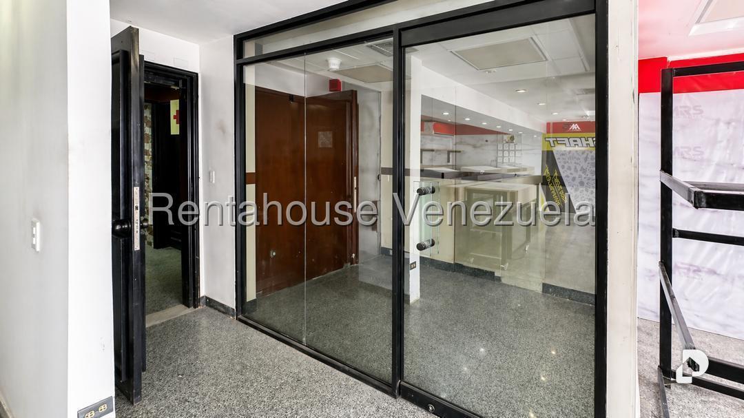Local comercial en Cumbres de Curumo, Caracas – 5