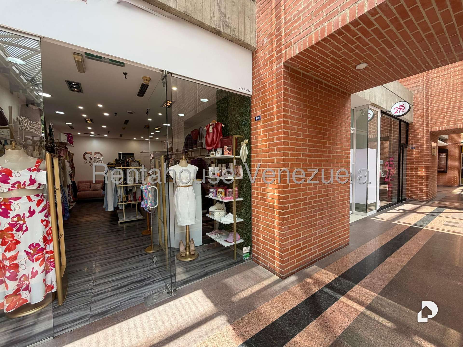 Local comercial en El Cafetal, Caracas – 2