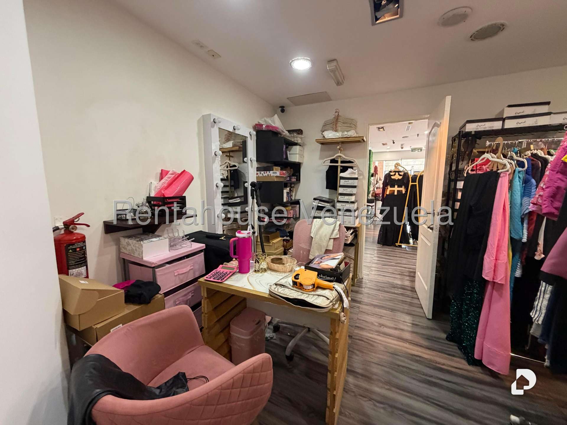Local comercial en El Cafetal, Caracas – 11