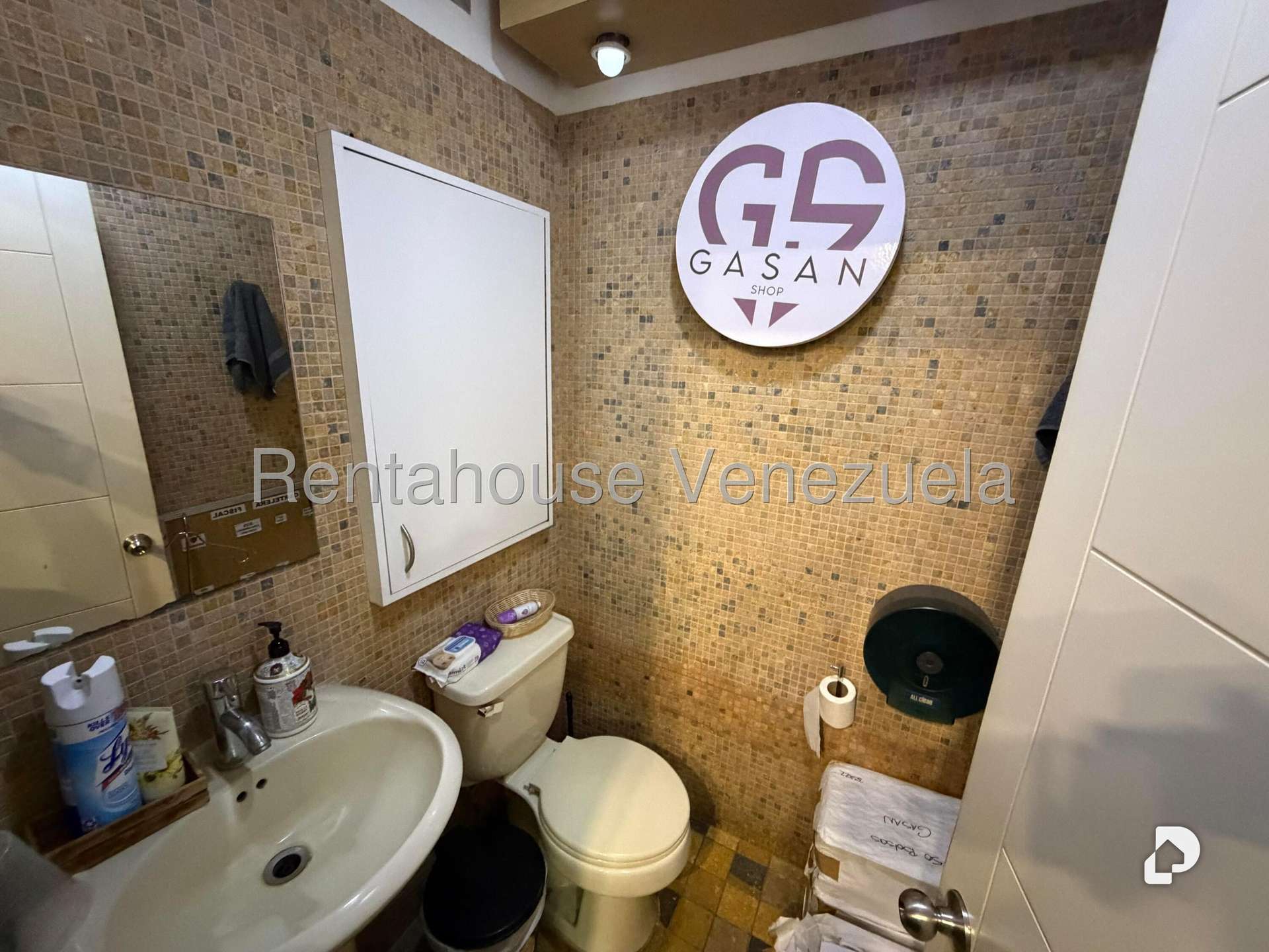 Local comercial en El Cafetal, Caracas – 14