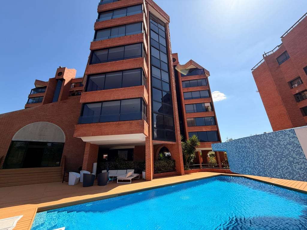 Apartamento en Colinas de Valle Arriba, Caracas - 1
