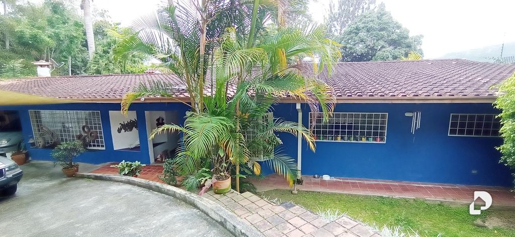 House in Los Guayabitos, Caracas – 2