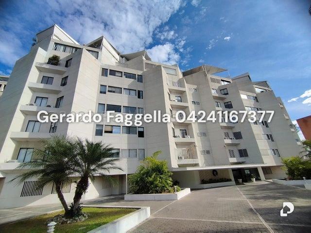 Apartamento en Colinas de Valle Arriba, Caracas – 1