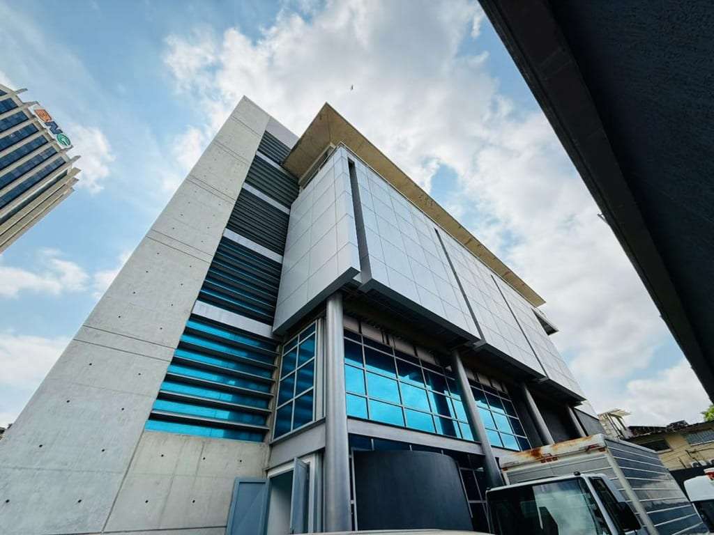 Edificio en La Castellana, Caracas