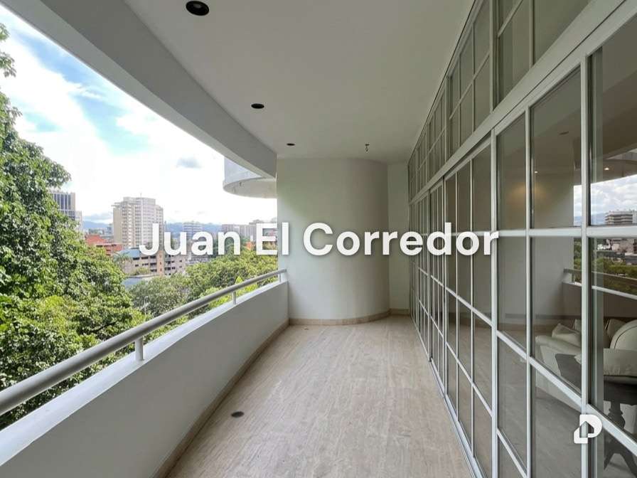Apartamento en Altamira, Caracas – 1