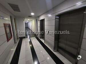 Oficina en Las Mercedes, Caracas – 9
