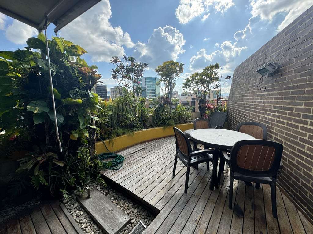 Apartamento en Campo Alegre, Caracas - 1