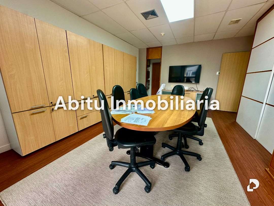 Oficina en Las Mercedes, Caracas – 17