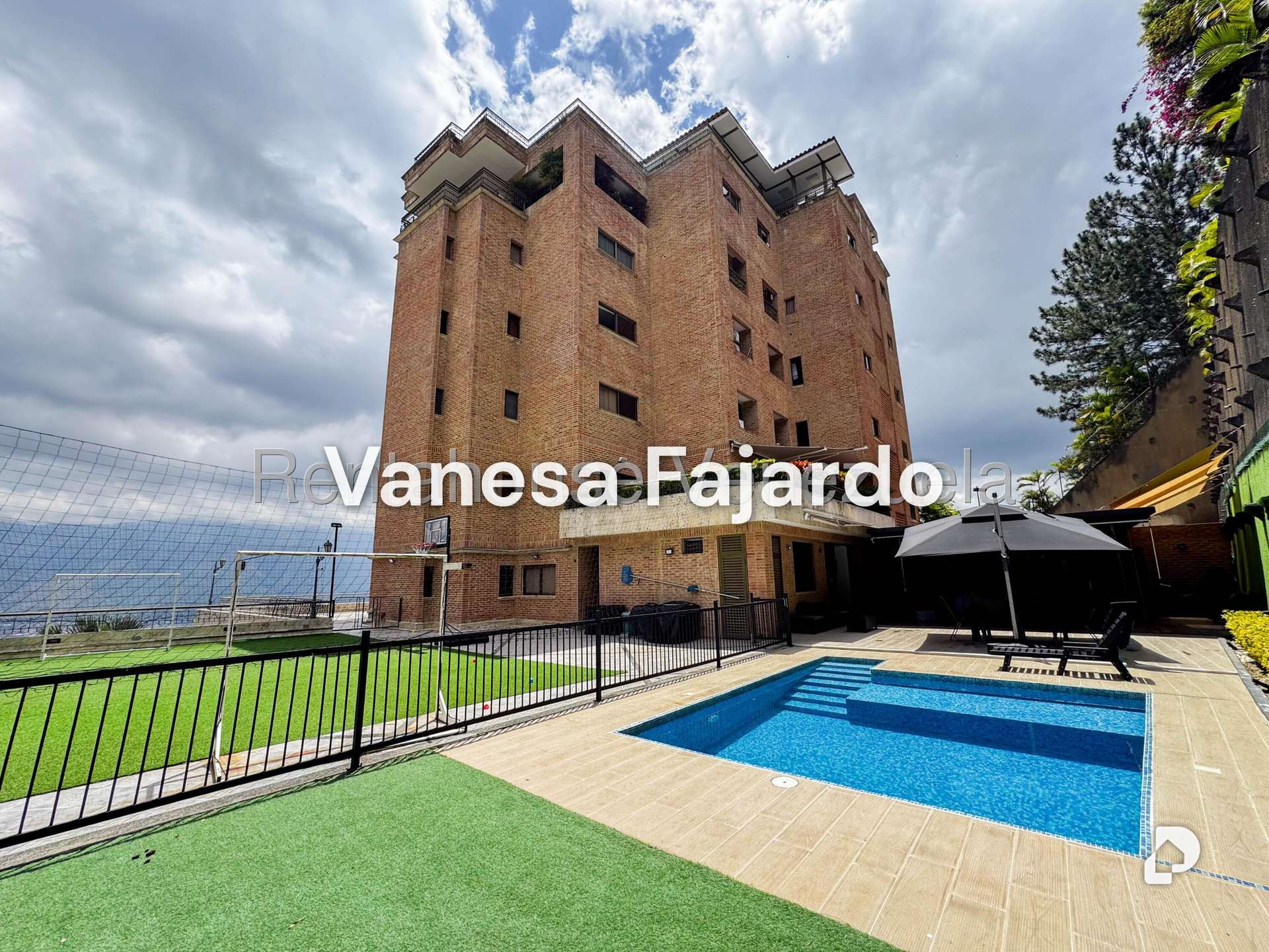 Apartamento en Los Naranjos (del Cafetal), Caracas – 17