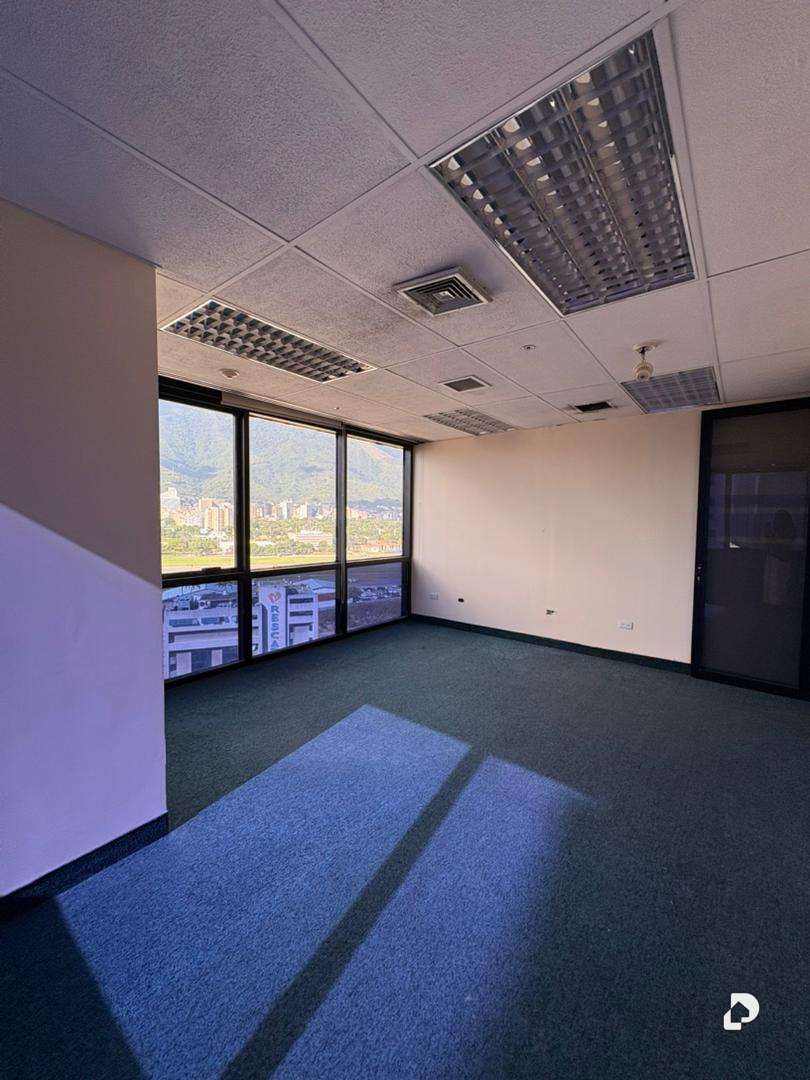 Oficina en Chuao, Caracas – 11
