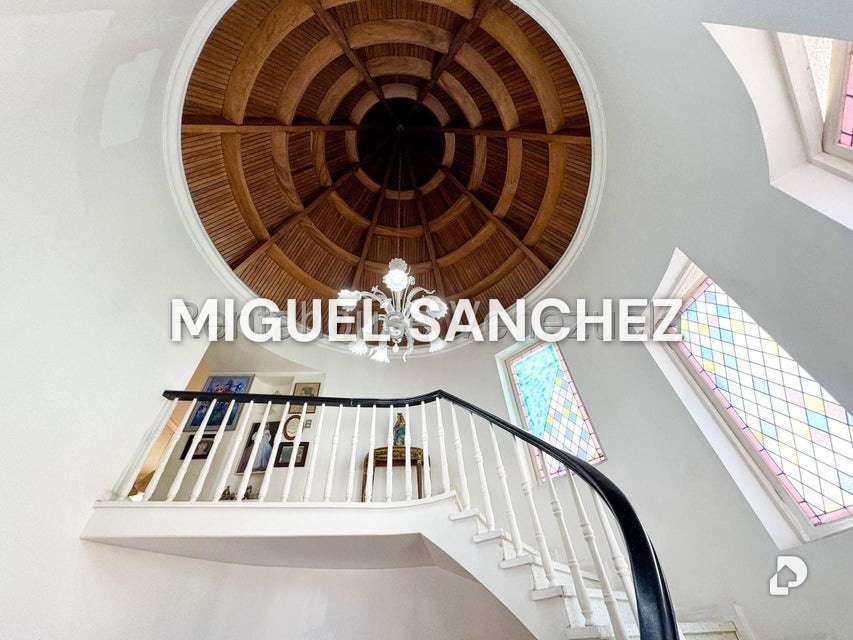 Casa en San Luis, Caracas – 26