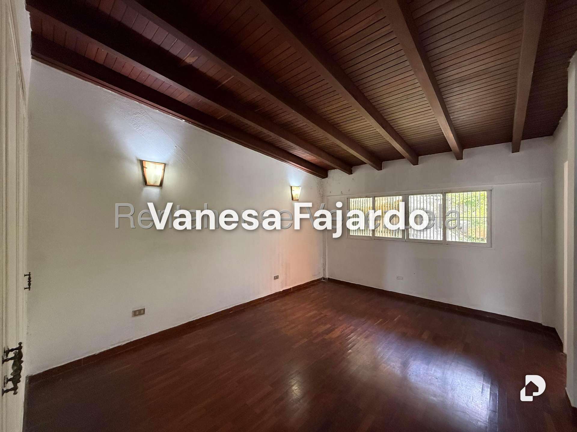 Casa en Alto Prado, Caracas – 19