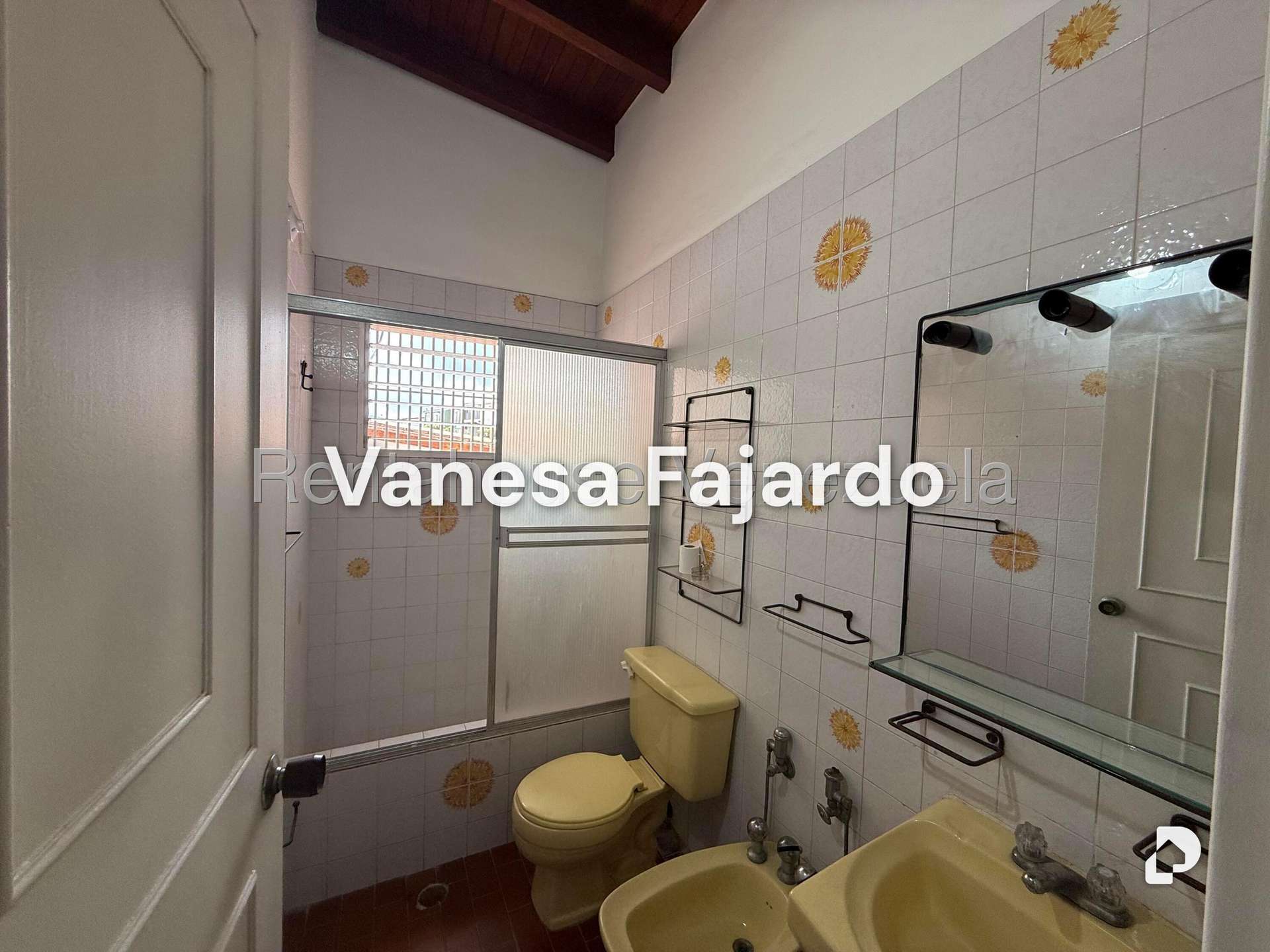 Casa en Alto Prado, Caracas – 30