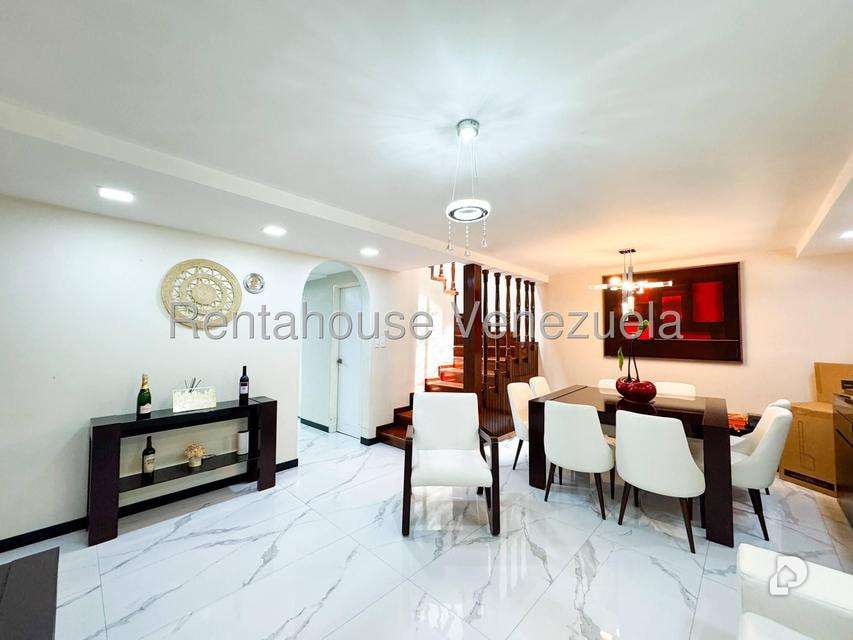 Casa en Alto Prado, Caracas – 2