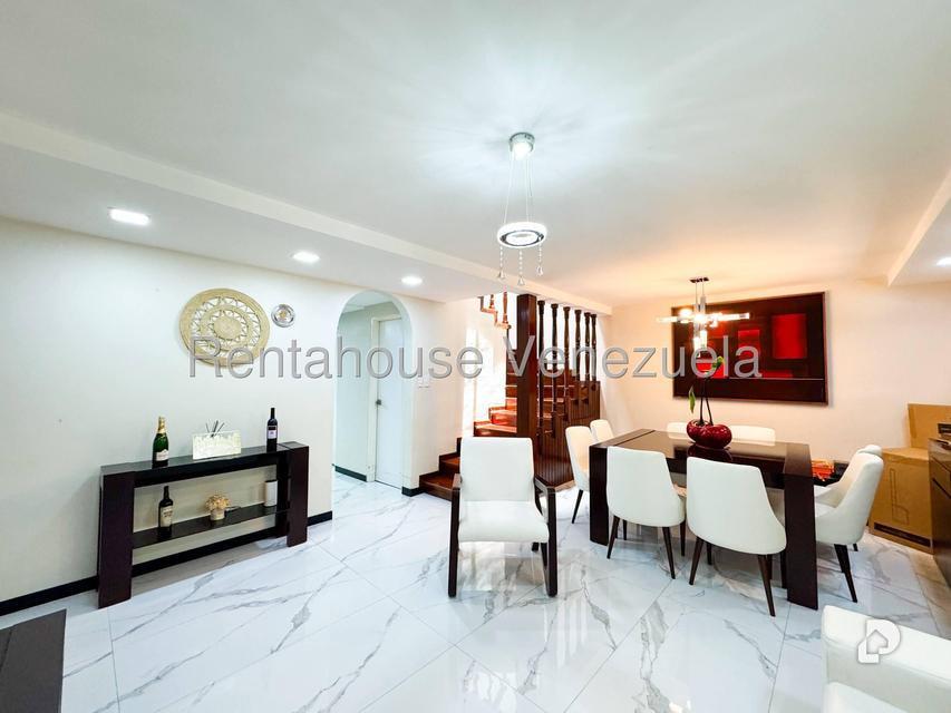 Casa en Alto Prado, Caracas – 2