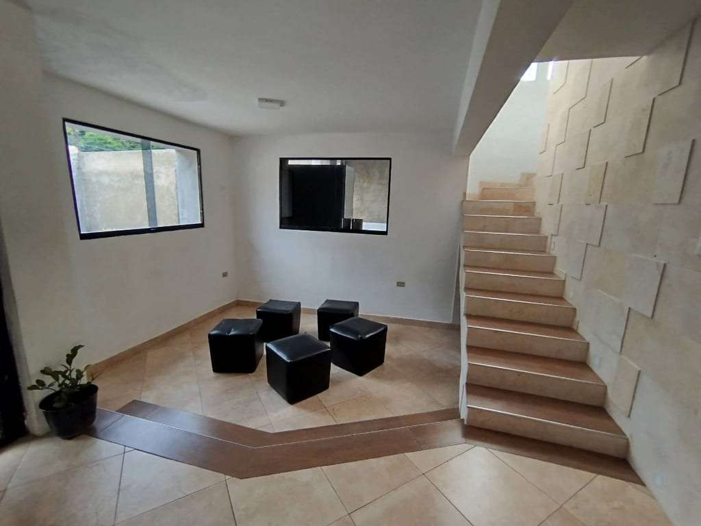 Casa en Colinas de Guataparo, Valencia - 1
