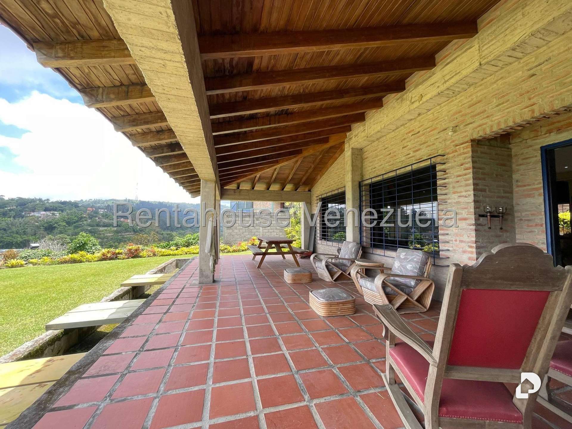 Casa en Los Guayabitos, Caracas – 10