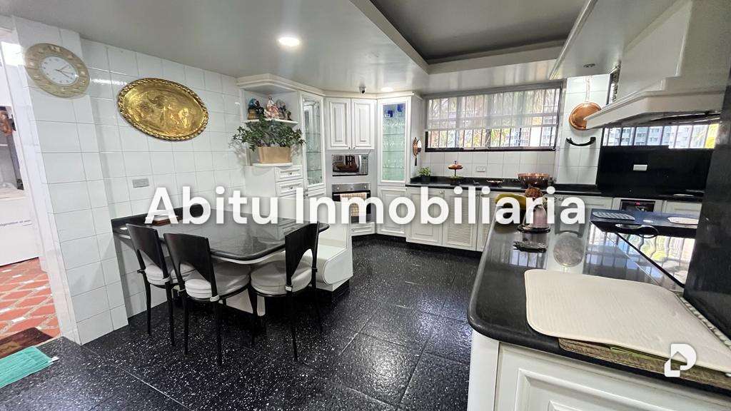 Casa en Cumbres de Curumo, Caracas – 13