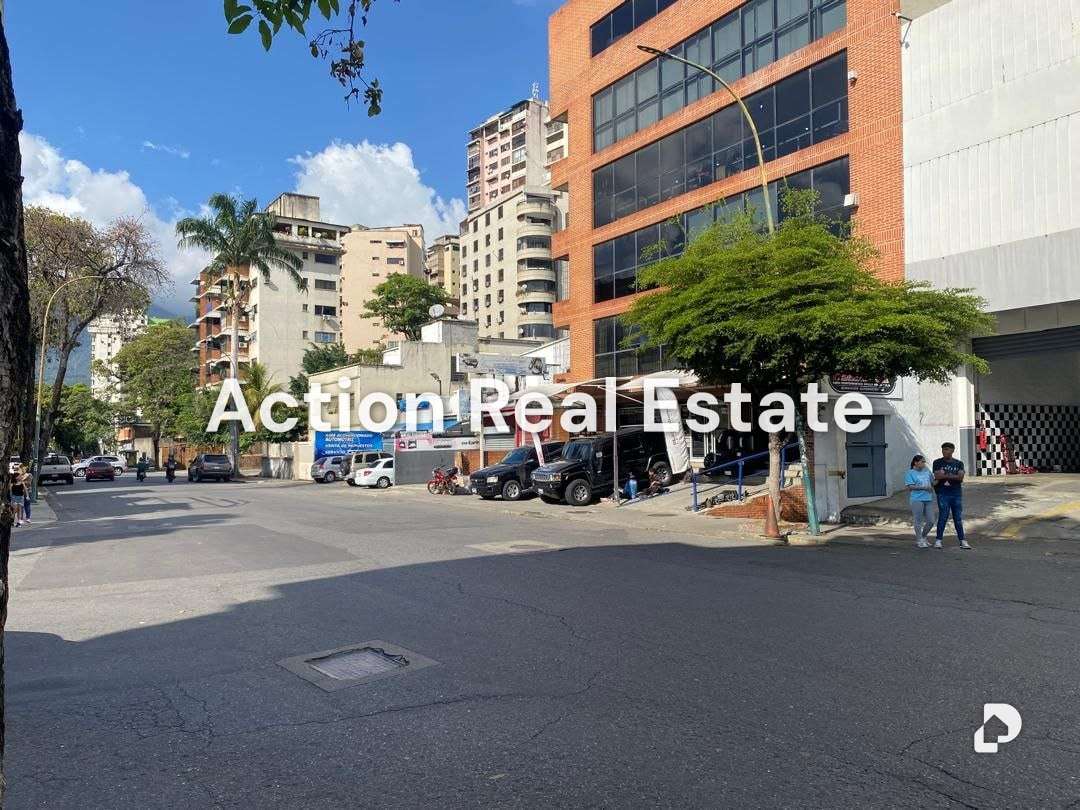 Local comercial en Los Chaguaramos, Caracas – 15