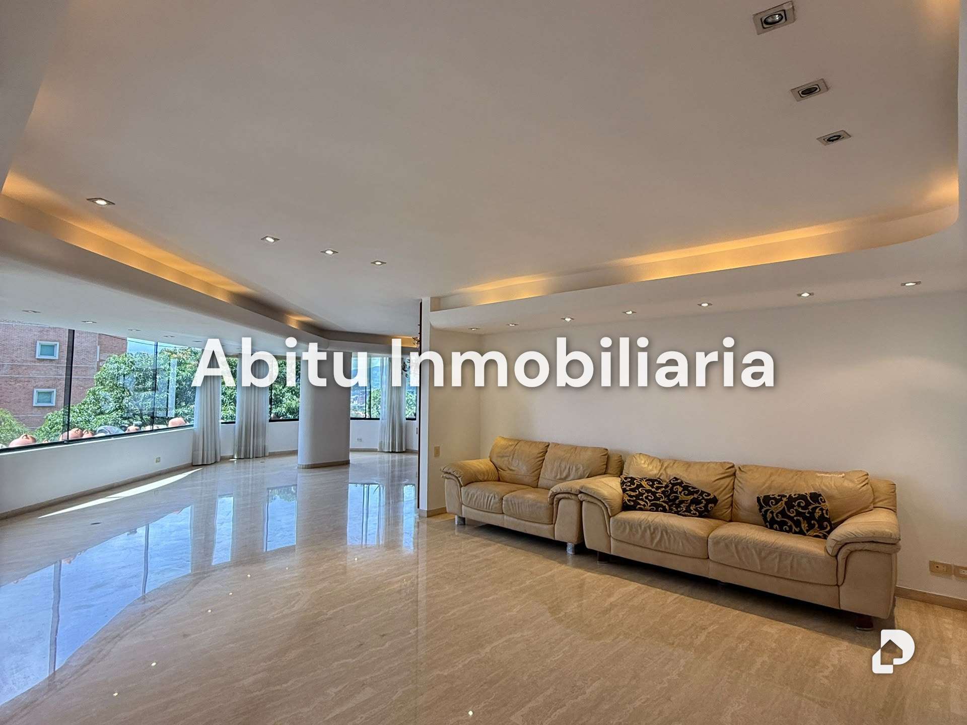 Apartamento en Altamira, Caracas – 11