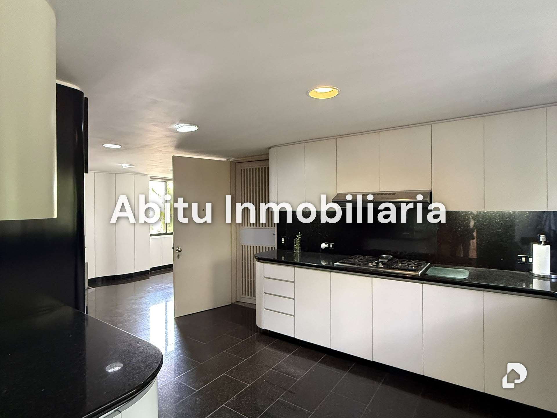 Apartamento en Altamira, Caracas – 4