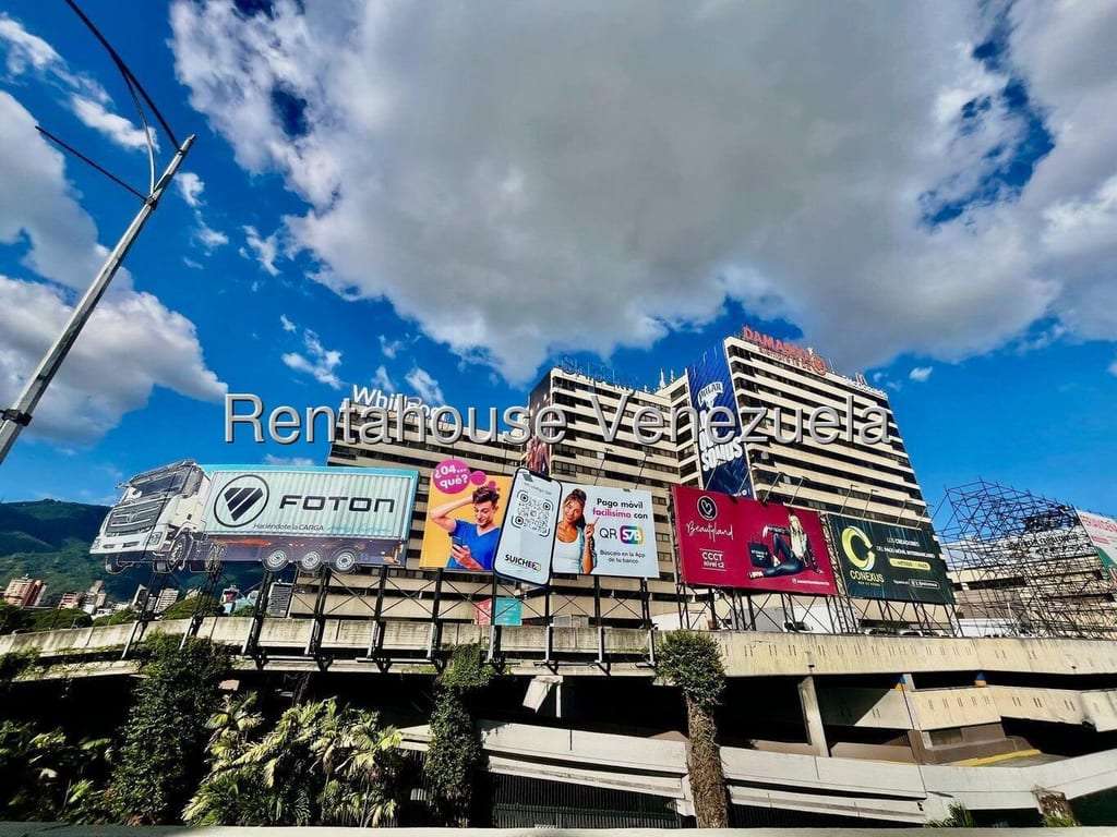 Oficina en Chuao, Caracas - 1
