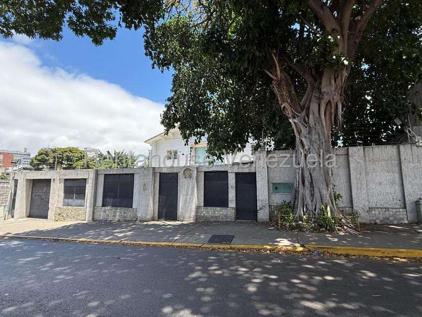 Casa en Altamira, Caracas - 1