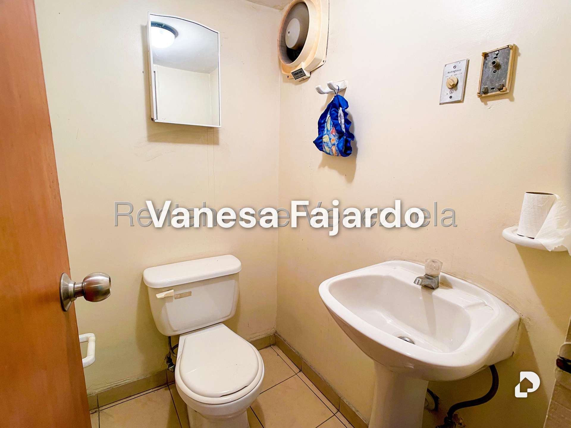 Oficina en El Rosal, Caracas – 26
