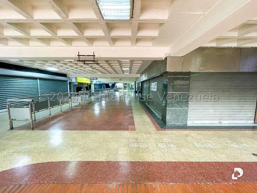 Local comercial en Los Palos Grandes, Caracas – 2