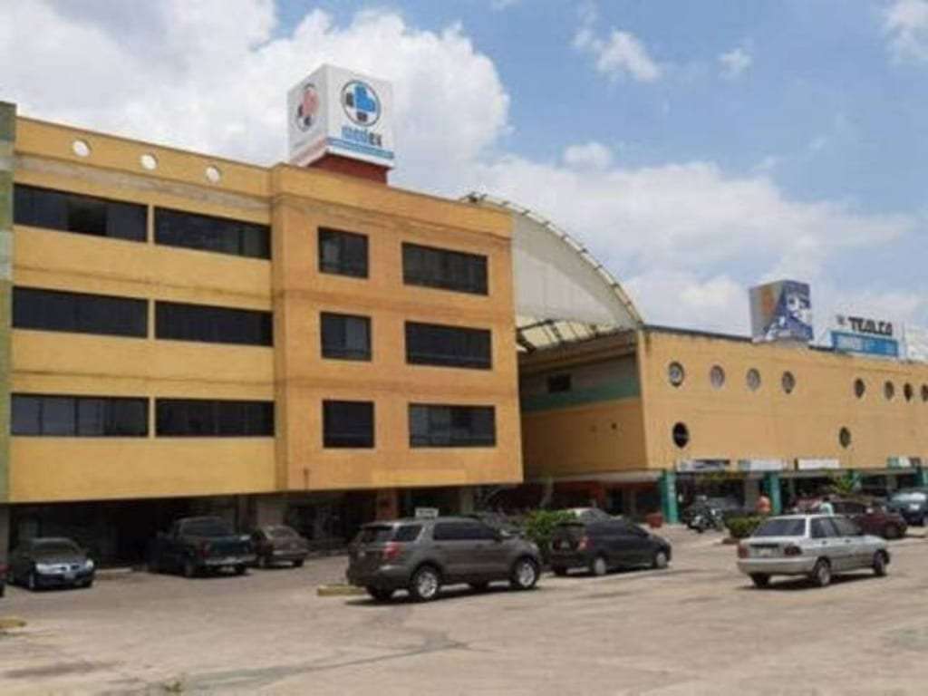 Local comercial en Zona Industrial, Valencia - 1
