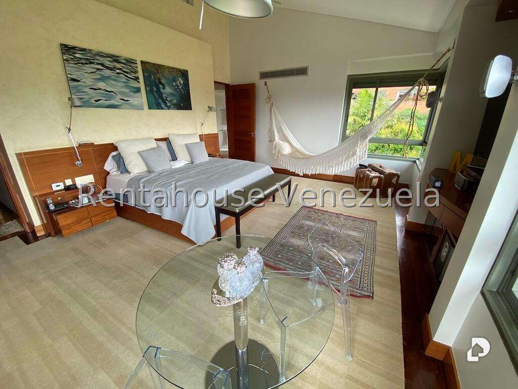 Casa en Mirador de Los Campitos I, Caracas – 19