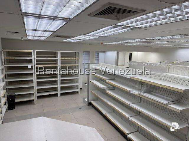 Local comercial en El Cafetal, Caracas – 22