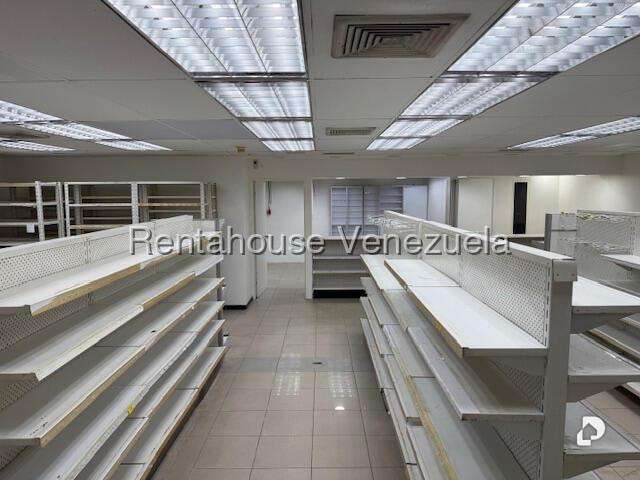 Local comercial en El Cafetal, Caracas – 11