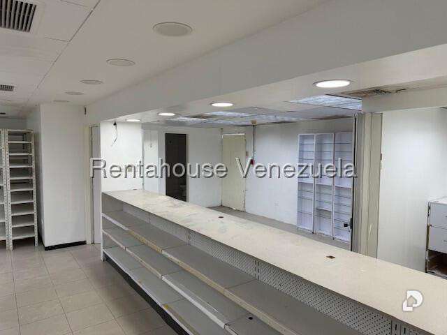 Local comercial en El Cafetal, Caracas – 13